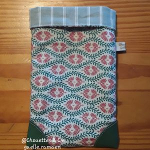 Étui pour livre de poche